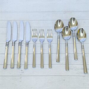 Oneida 18/10 Tortola 3 Salad Fork, 4 Soup Spoon, 4 Dinner Knives Mixed Lot of 11